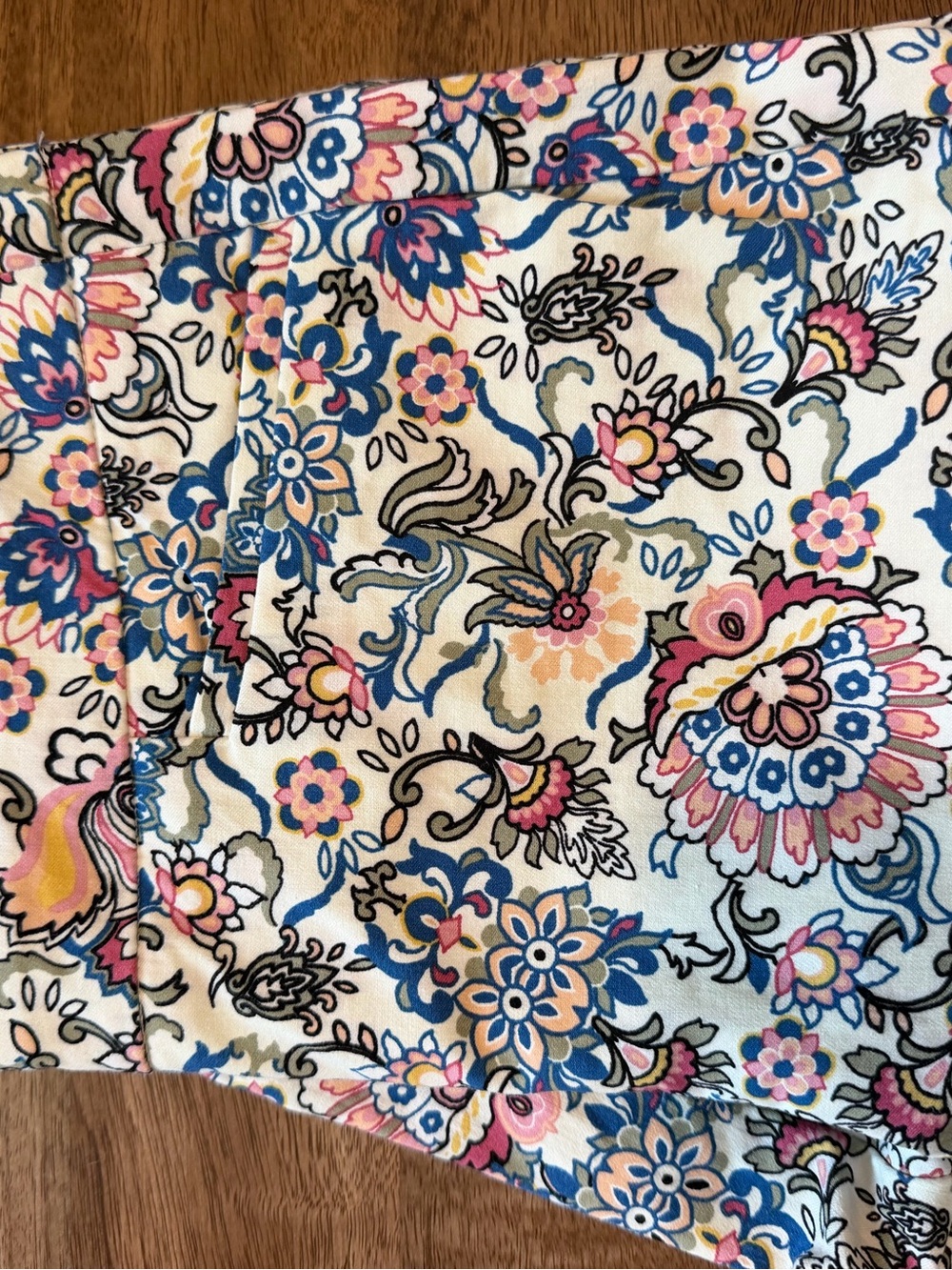 Chico's Floral Paisley Slim Straight Pants Blue and Pink Accents Size 0.5R=6R - Picture 9 of 10